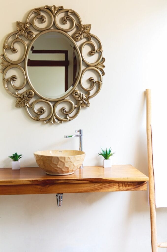 Round Mirrors for Angular Spaces