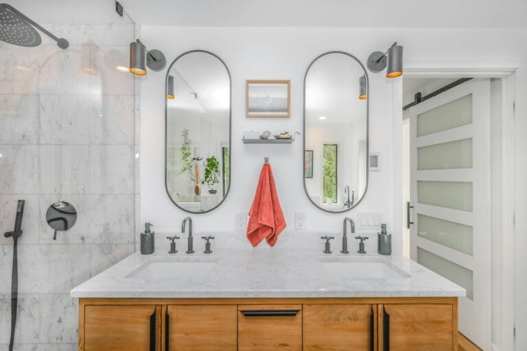 27 Bathroom Mirror Ideas: Design, Lighting & Storage Hacks to Transform Your Space 